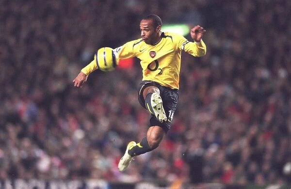 Thierry Henry (Arsenal). Liverpool 1:0 Arsenal. FA Premiership