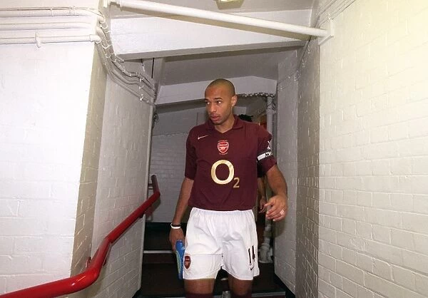 Thierry Henry (Arsenal) walks down the players tunnell. Arsenal 3:1 Sunderland