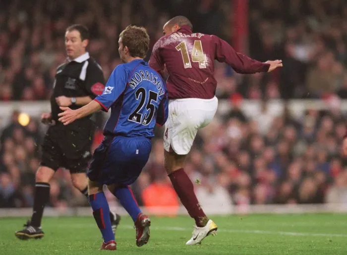 Framed Print : Thierry Henry scores Arsenals 1st goal under pressure from James Morrison