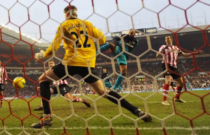 Framed Print : Thierry Henry Scores Arsenal's Second Goal Against Sunderland in Premier League: 11 / 2 / 12 (2-1)