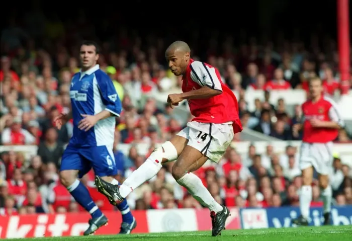 Framed Print : Thierry Henry shoots past Everton goalkeeper Steve Simonsen to score his 2nd Framed Print : Thierry Henry shoots past Everton goalkeeper Steve Simonsen to score his 2nd