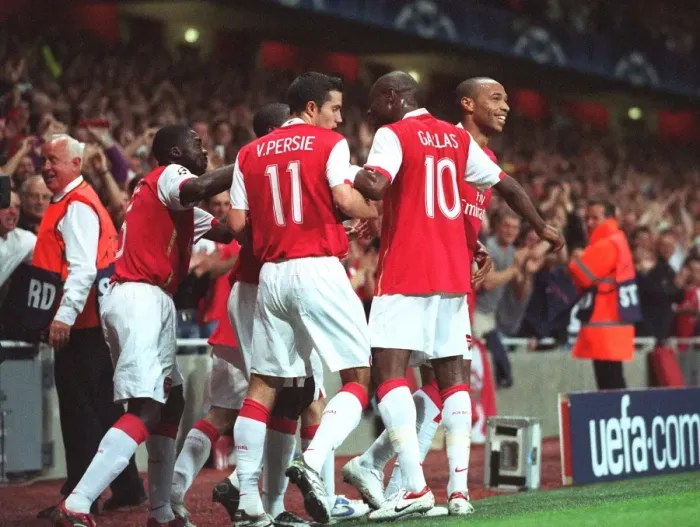 Framed Print : Thierry Henry and Team Celebrate First Goal Against FC Porto in Champions League (2006) Framed Print : Thierry Henry and Team Celebrate First Goal Against FC Porto in Champions League (2006)