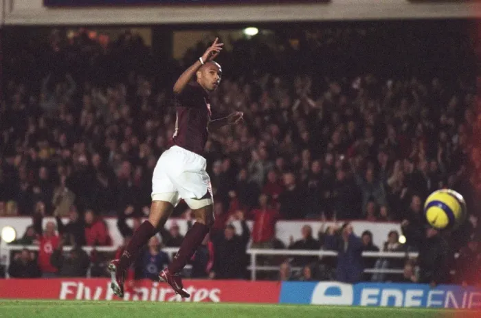 Framed Print : Thierry Henrycelebrates scoring Arsenals 3rd goal his 2nd Framed Print : Thierry Henrycelebrates scoring Arsenals 3rd goal his 2nd