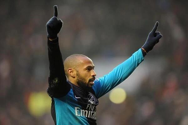 Thierry Henry's Celebration: Arsenal Secures Victory Over Sunderland in Premier League (11 / 2 / 12)