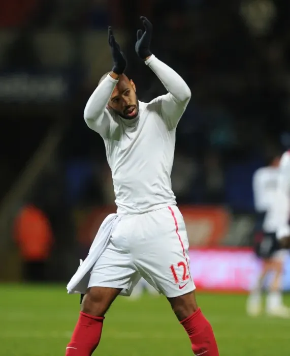 Framed Print : Thierry Henry's Farewell Applause: Bolton Wanderers vs. Arsenal (2011-12)