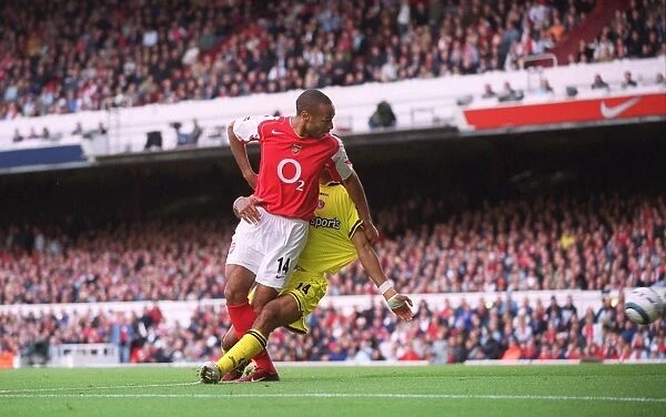 Thierry Henry's Historic First Goal: Arsenal Crushes Charlton Athletic 4-0