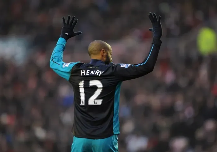 Framed Print : Thierry Henry's Leadership: Arsenal's 1-2 Victory over Sunderland in the Premier League
