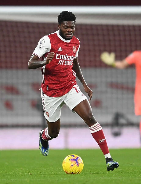 Thomas Partey in Action: Arsenal vs Manchester United (2020-21) - Emirates Stadium under COVID-19 Restrictions