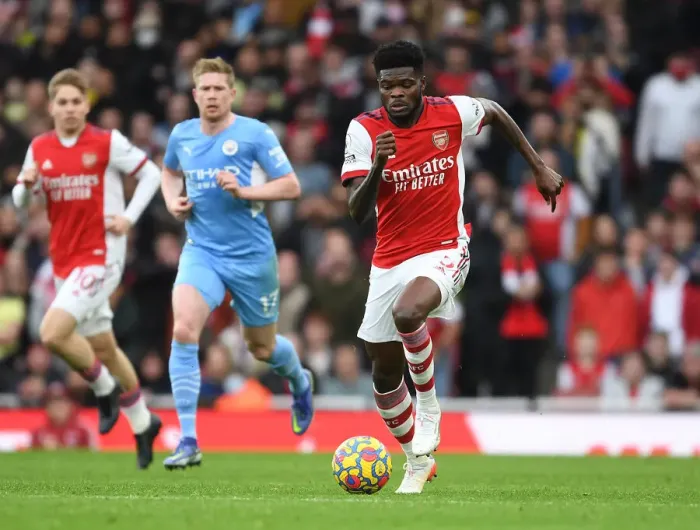 Framed Print : Thomas Partey in Action: Arsenal vs Manchester City, Premier League 2021-22