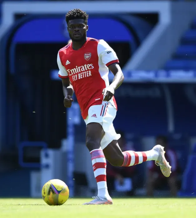 Framed Print : Thomas Partey in Action: Arsenal vs Rangers, Ibrox Stadium, Glasgow 2021