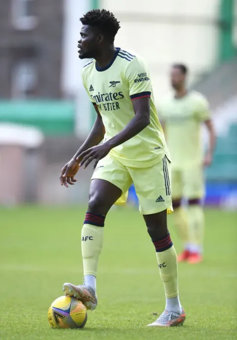 Framed Print : Thomas Partey in Action: Hibernian vs. Arsenal Pre-Season Friendly, Edinburgh 2021