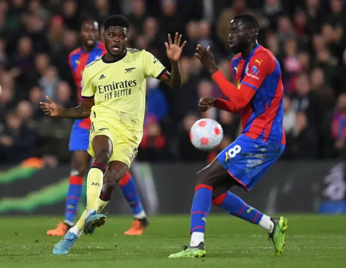 Framed Print : Thomas Partey Faces Pressure from Cheikhou Kouyate in Crystal Palace vs Arsenal Premier League Clash Framed Print : Thomas Partey Faces Pressure from Cheikhou Kouyate in Crystal Palace vs Arsenal Premier League Clash
