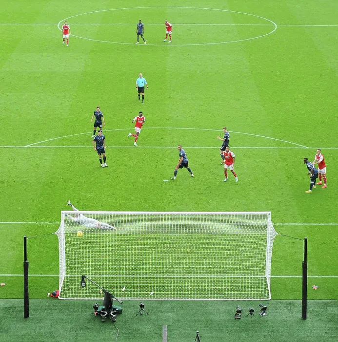 Framed Print : Thomas Partey Scores Arsenal's Fourth Goal: Arsenal FC vs. Nottingham Forest, Premier League 2022-23