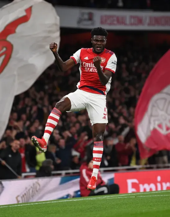 Framed Print : Thomas Partey Scores the Winning Goal: Arsenal Triumphs Over Aston Villa in the 2021-22 Premier League