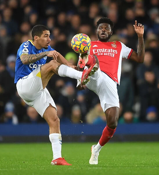 Thomas Partey vs Allan: Intense Battle in Everton vs Arsenal Premier League Clash
