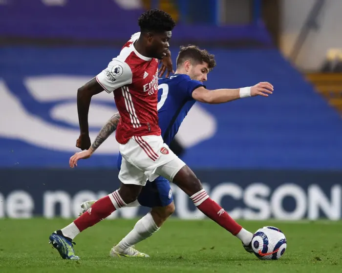 Framed Print : Thomas Partey vs. Christian Pulisic: A Battle at Stamford Bridge - Chelsea vs. Arsenal, Premier League 2020-21