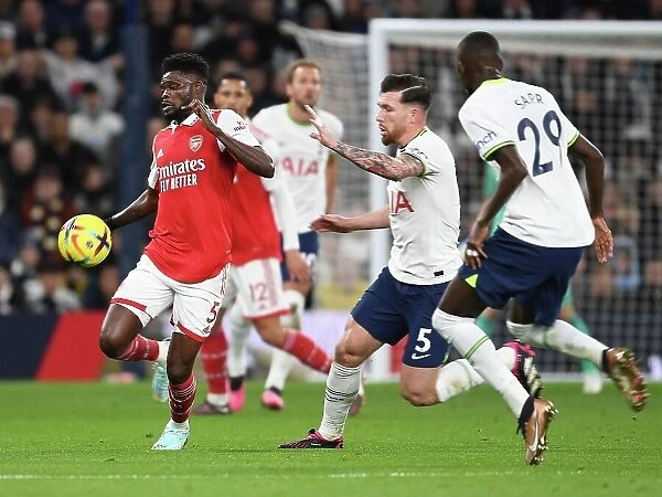 Thomas Partey's Game-Changing Surge: Arsenal's Triumph Over Tottenham, Premier League 2022-23