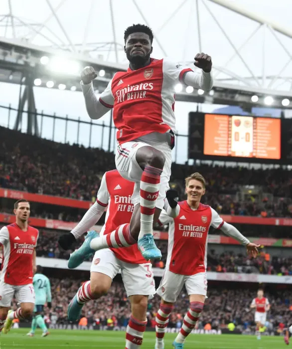 Framed Print : Thomas Partey's Game-Winning Goal: Arsenal Triumphs Over Leicester City in Premier League 2021-22