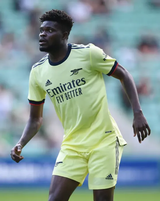 Framed Print : Thomas Partey's Midfield Dominance: Arsenal's Pre-Season Victory over Hibernian