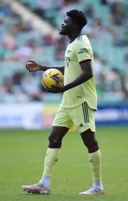 Framed Print : Thomas Partey's Standout Performance: Arsenal's Pre-Season Win Against Hibernian (Edinburgh 2021)