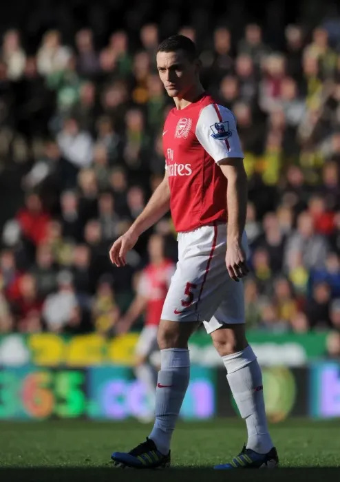 Framed Print : Thomas Vermaelen in Action for Arsenal vs. Norwich City, Barclays Premier League (2011-12) Framed Print : Thomas Vermaelen in Action for Arsenal vs. Norwich City, Barclays Premier League (2011-12)