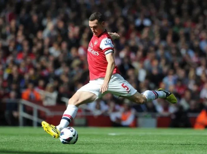 Framed Print : Thomas Vermaelen in Action: Arsenal vs. Chelsea, Premier League 2012-13