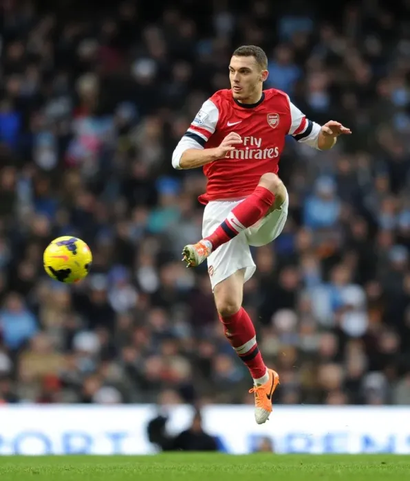 Framed Print : Thomas Vermaelen: In Action Against Manchester City - Premier League 2013-14 Framed Print : Thomas Vermaelen: In Action Against Manchester City - Premier League 2013-14