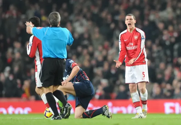 Framed Print : Thomas Vermaelen (Arsenal) argues with referee Alan Wiley. Arsenal 4: 2 Bolton Wanderers Framed Print : Thomas Vermaelen (Arsenal) argues with referee Alan Wiley. Arsenal 4: 2 Bolton Wanderers