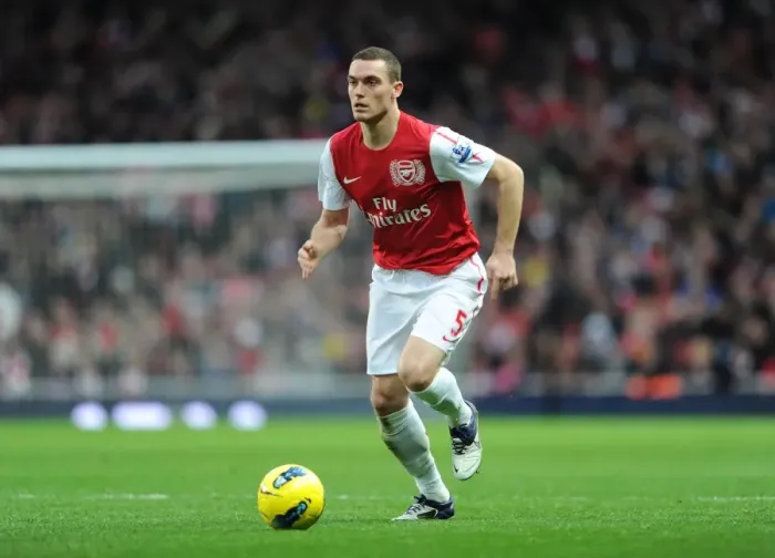 Framed Print : Thomas Vermaelen (Arsenal). Arsenal 1: 1 Wolverhampton Wanderers. Barclays Premier League