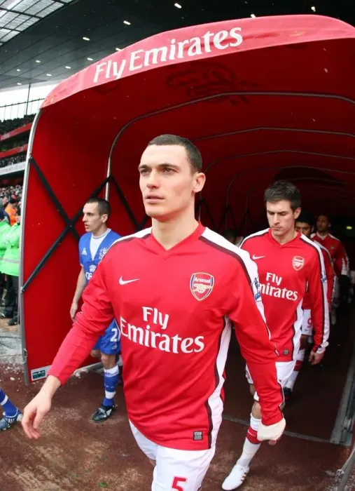 Framed Print : Thomas Vermaelen (Arsenal). Arsenal 2: 2 Everton. Barclays Premier League