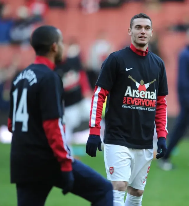 Framed Print : Thomas Vermaelen (Arsenal) in his Arsenal for Everyone t shirt. Arsenal 2: 0 Southampton