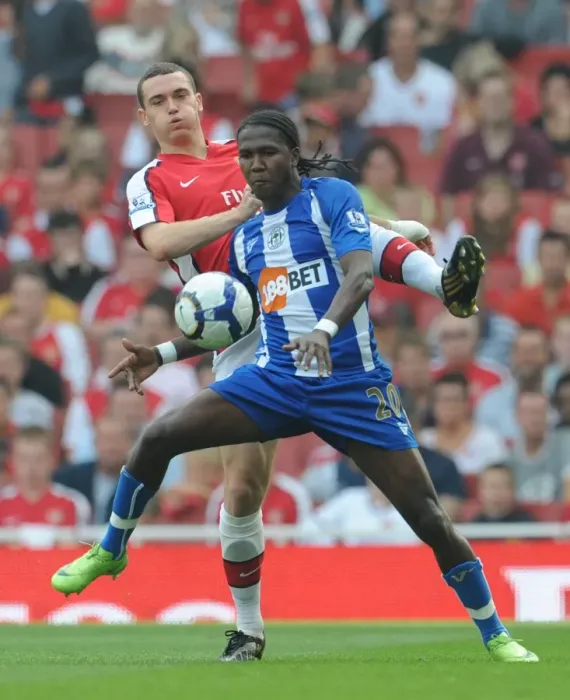 Framed Print : Thomas Vermaelen (Arsenal) Hugo Rodallega (Wigan) Framed Print : Thomas Vermaelen (Arsenal) Hugo Rodallega (Wigan)