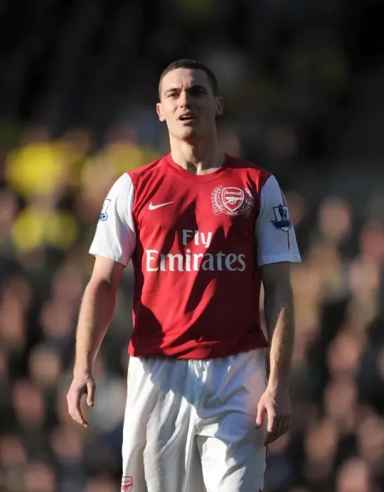 Framed Print : Thomas Vermaelen (Arsenal). Norwich City v Arsenal. Barclays Premier League