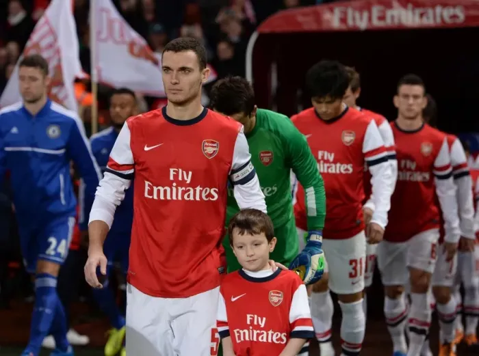 Framed Print : Thomas Vermaelen: Arsenal's Defensive Wall Against Chelsea in Capital One Cup