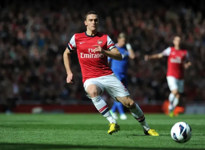 Framed Print : Thomas Vermaelen Focuses in Arsenal vs Chelsea Clash (2012-13) Framed Print : Thomas Vermaelen Focuses in Arsenal vs Chelsea Clash (2012-13)