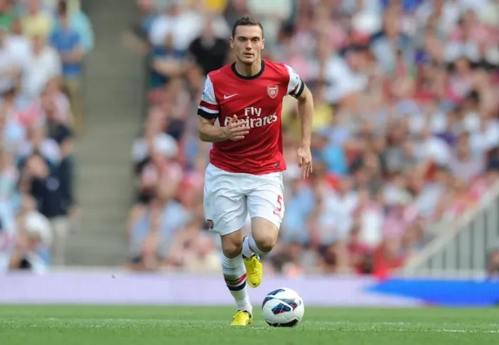 Framed Print : Thomas Vermaelen Focuses in Arsenal's 2012-13 Premier League Clash Against Sunderland Framed Print : Thomas Vermaelen Focuses in Arsenal's 2012-13 Premier League Clash Against Sunderland