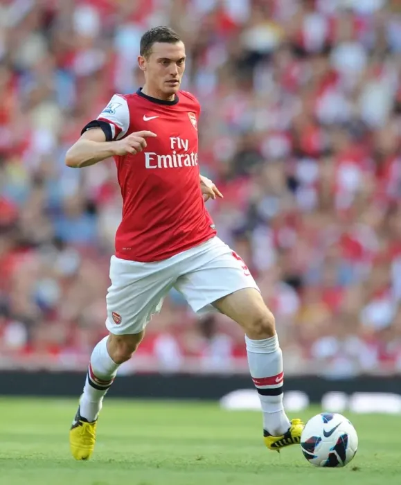 Framed Print : Thomas Vermaelen Focuses in Arsenal's Victory Against Sunderland (2012-13) Framed Print : Thomas Vermaelen Focuses in Arsenal's Victory Against Sunderland (2012-13)