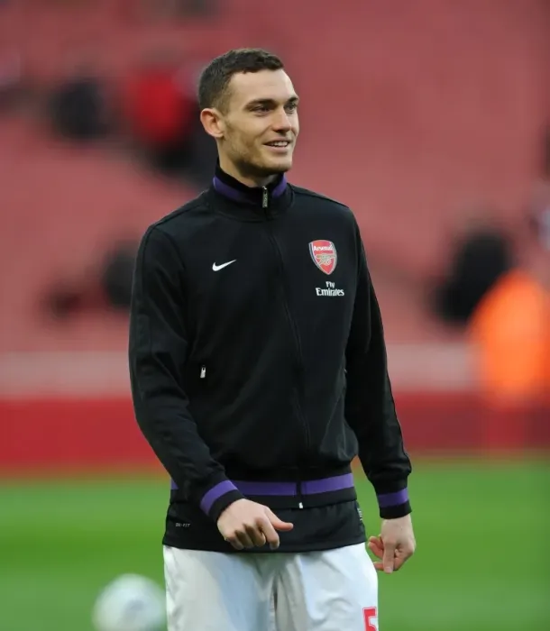 Framed Print : Thomas Vermaelen Gearing Up: Arsenal vs Everton, Premier League 2012-13