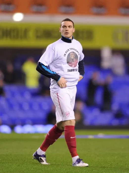 Framed Print : Thomas Vermaelen Gears Up: Everton vs Arsenal, Premier League 2011-12 Framed Print : Thomas Vermaelen Gears Up: Everton vs Arsenal, Premier League 2011-12