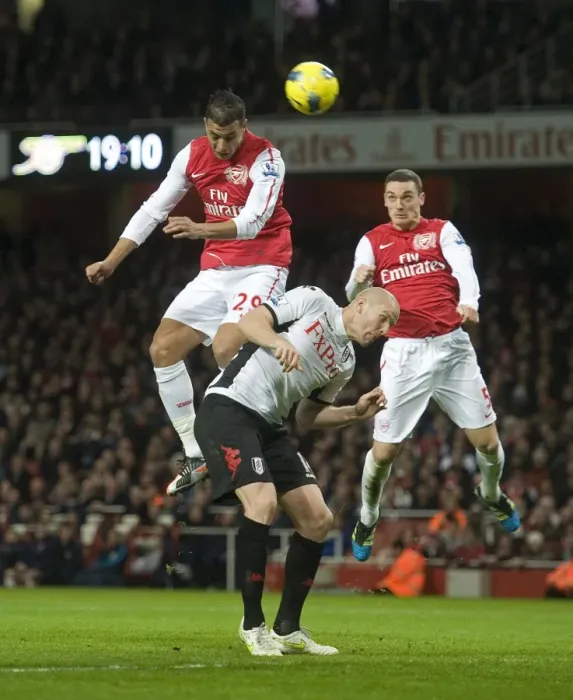 Framed Print : Thomas Vermaelen Scores the Goal: Arsenal vs. Fulham (2011-12) Framed Print : Thomas Vermaelen Scores the Goal: Arsenal vs. Fulham (2011-12)
