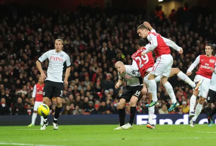Framed Print : Thomas Vermaelen Scores the Winner: Arsenal vs. Fulham, Premier League 2011-12 Framed Print : Thomas Vermaelen Scores the Winner: Arsenal vs. Fulham, Premier League 2011-12