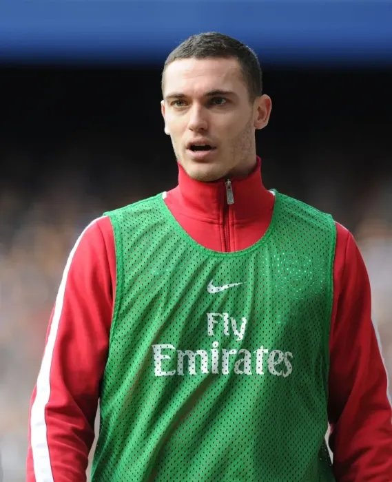 Framed Print : Thomas Vermaelen at Stamford Bridge: Chelsea vs. Arsenal, Premier League 2011-12 Framed Print : Thomas Vermaelen at Stamford Bridge: Chelsea vs. Arsenal, Premier League 2011-12