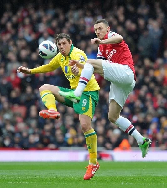 Thomas Vermaelen vs Grant Holt: Battle for the Ball - Arsenal vs Norwich City, Premier League 2012-13
