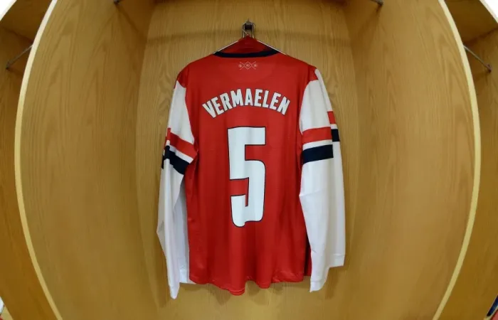 Framed Print : Thomas Vermaelen's Emirates Stadium Changing Room: Arsenal vs Chelsea, Capital One Cup 2013-14 Framed Print : Thomas Vermaelen's Emirates Stadium Changing Room: Arsenal vs Chelsea, Capital One Cup 2013-14