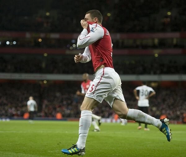Thomas Vermaelen's Thrilling Goal: Arsenal vs. Fulham (2011-12)