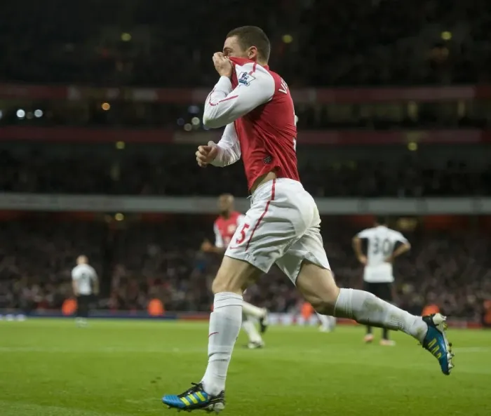 Framed Print : Thomas Vermaelen's Thrilling Goal: Arsenal vs. Fulham (2011-12) Framed Print : Thomas Vermaelen's Thrilling Goal: Arsenal vs. Fulham (2011-12)