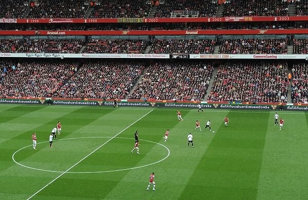 Thrilling 1-1 Draw: Arsenal vs Manchester United in Barclays Premier League at Emirates Stadium