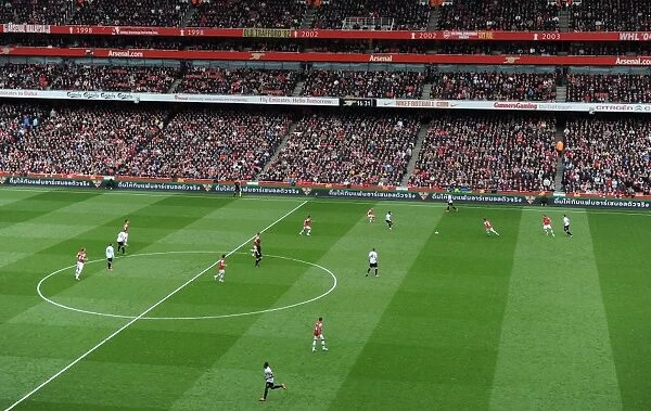 Thrilling 1-1 Draw: Arsenal vs Manchester United in the Barclays Premier League at Emirates Stadium