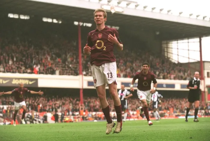 Framed Print : Thrilling Goal: Arsenal Takes the Lead Against West Bromwich Albion, Highbury, 2006 - Alex Hleb's Stunner in FA Premiership