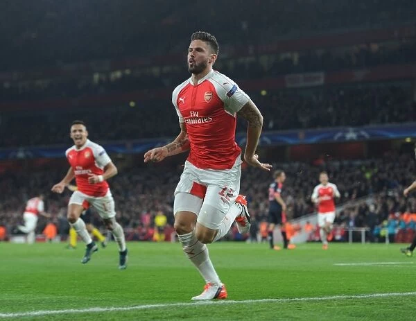 Thrilling Goal: Olivier Giroud Scores for Arsenal against FC Bayern Munchen, UEFA Champions League 2015 / 16